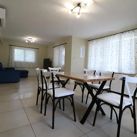 The Tree Palm Trees וילה