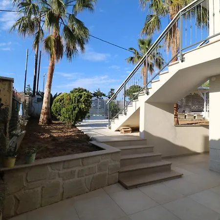 Villa The Tree Palm Trees Néa Potídea