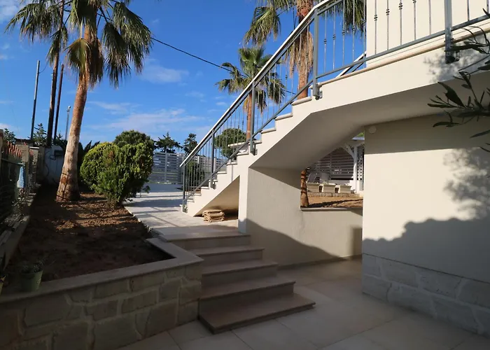 The Tree Palm Trees Villa *